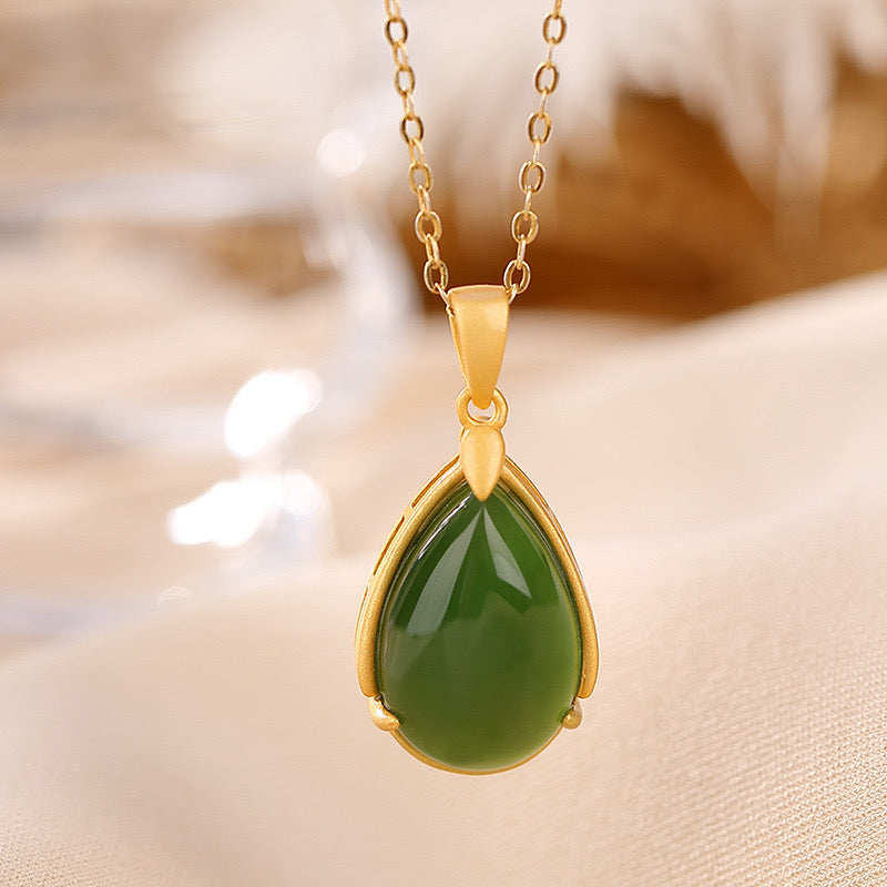Jade Necklace – Glow of Nature, Gold Plated Silver