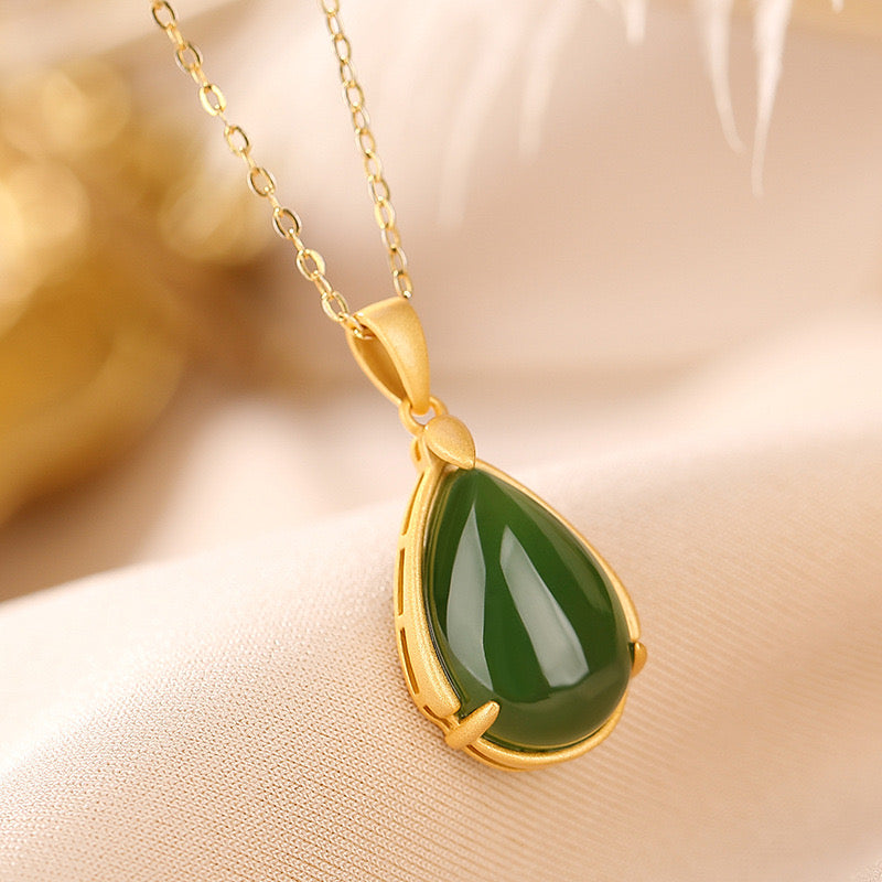 Jade Necklace – Glow of Nature, Gold Plated Silver