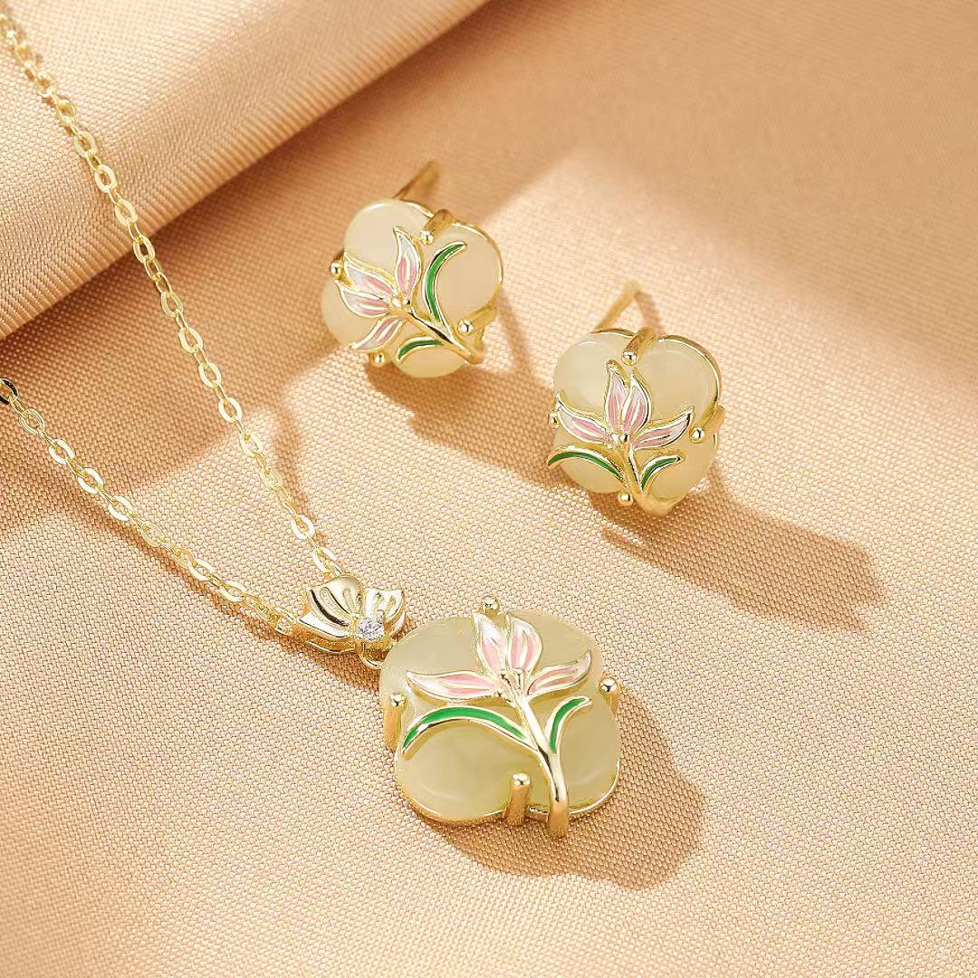Jade Necklace – Botanical Light, Gold Plated Silver