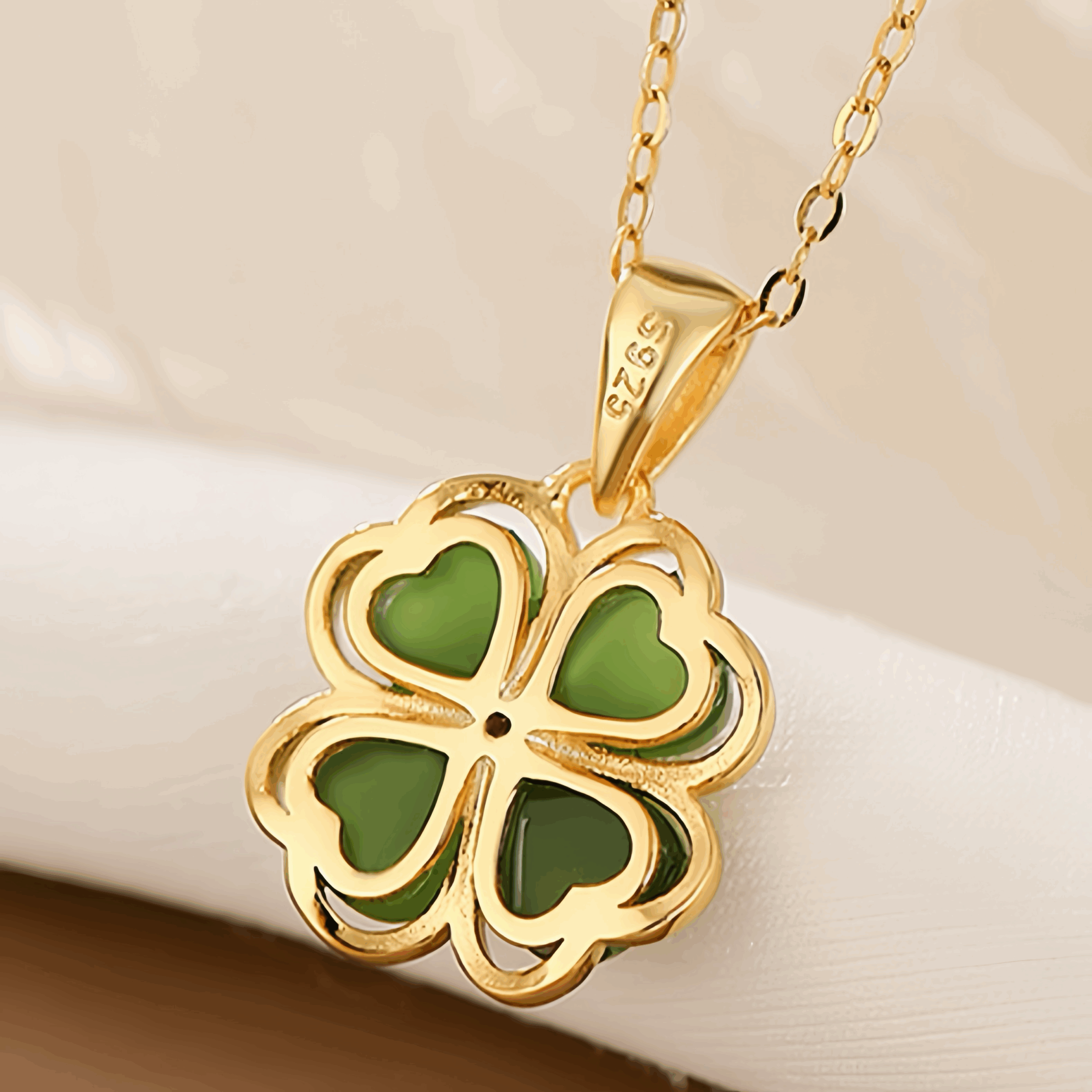 Jade Clover Necklace – Nature's Radiance, Silver