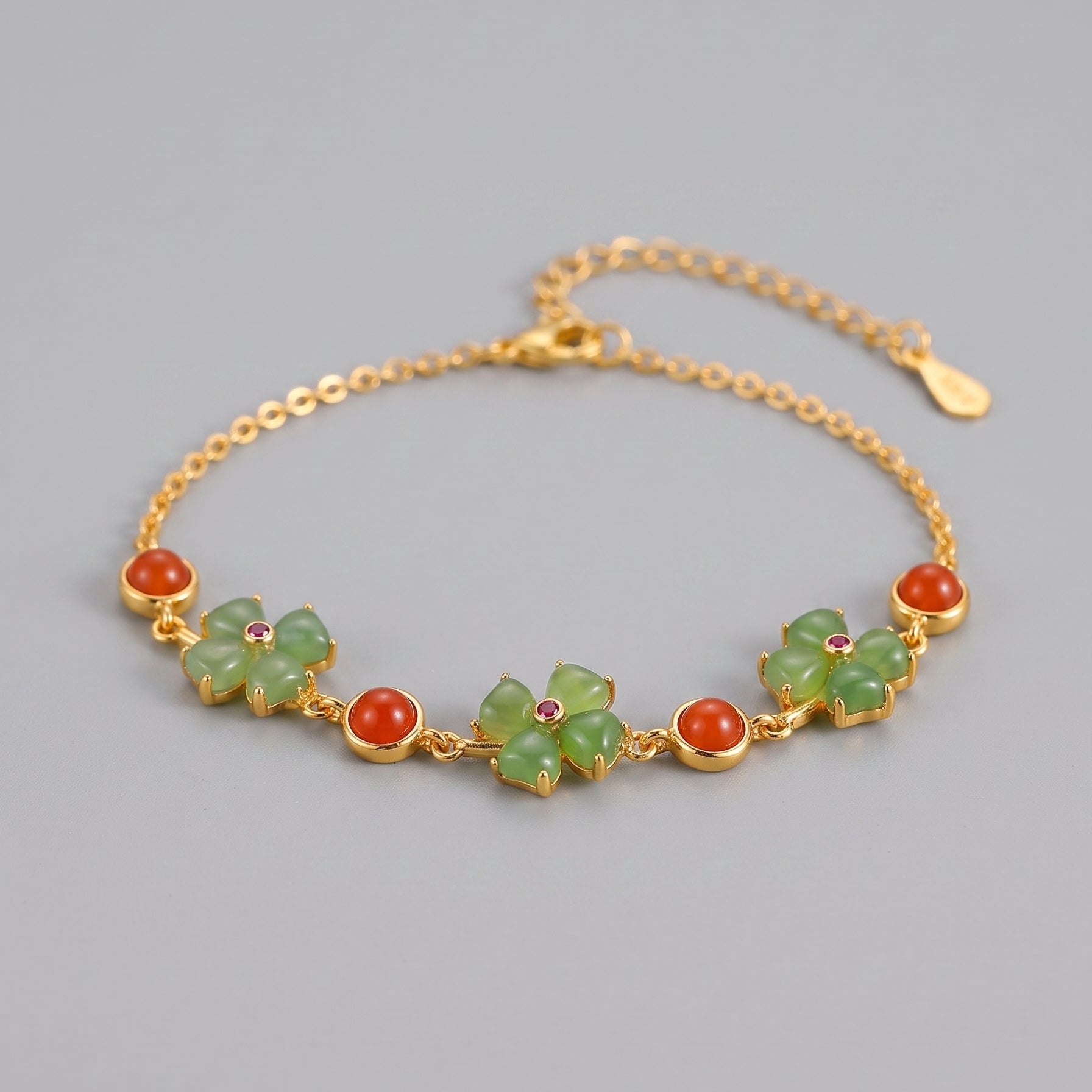 Nature's Radiance — Green Jade Clover Bracelet