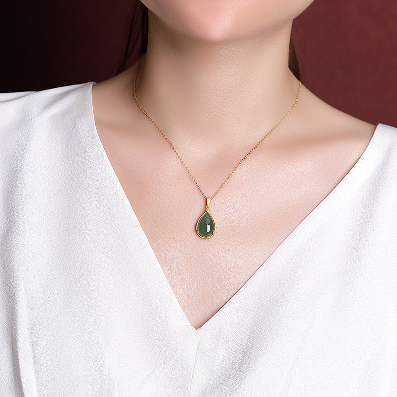 Jade Necklace – Glow of Nature, Gold Plated Silver