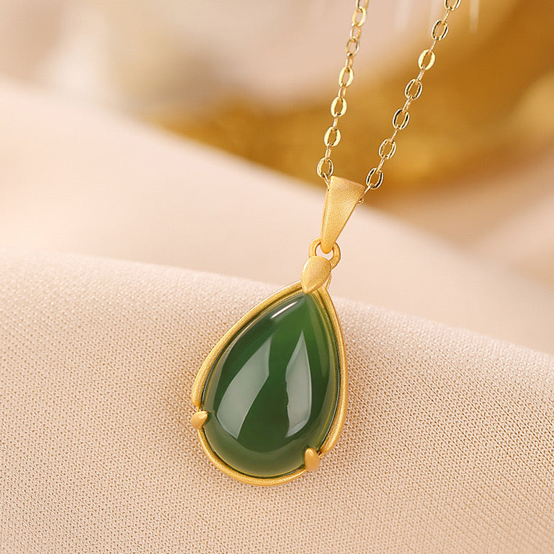 Jade Necklace – Glow of Nature, Gold Plated Silver