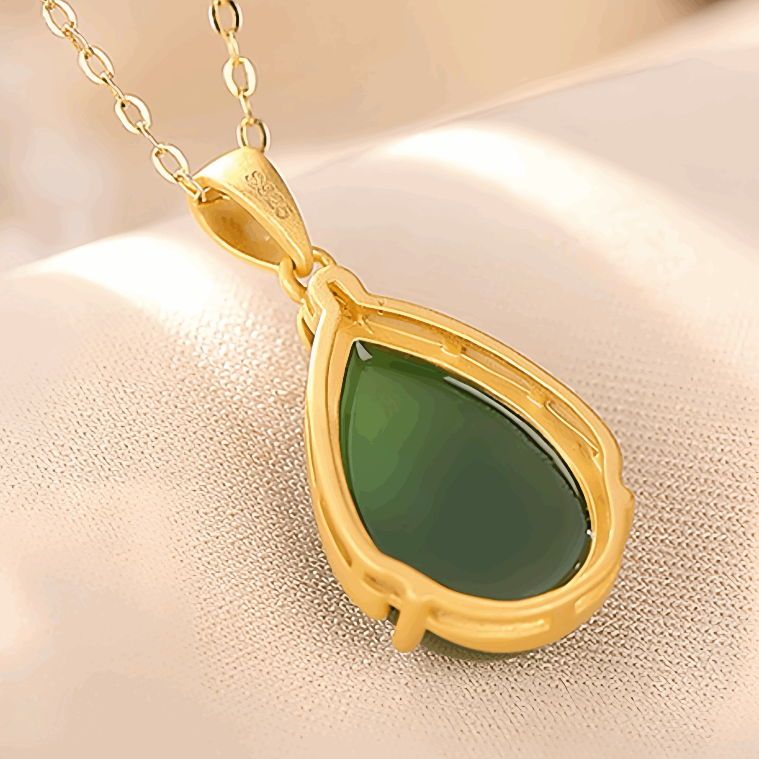 Jade Necklace – Glow of Nature, Gold Plated Silver