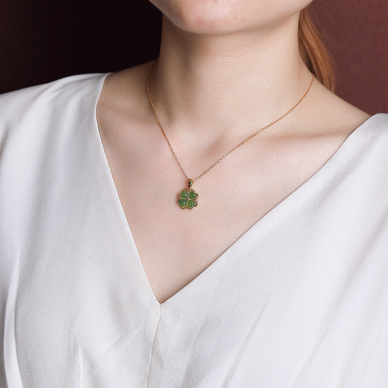 Jade Clover Necklace – Nature's Radiance, Silver