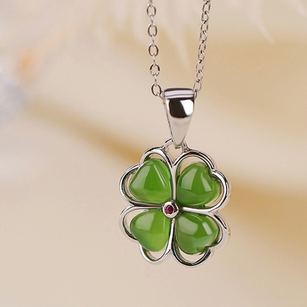 Jade Clover Necklace – Nature's Radiance, Silver
