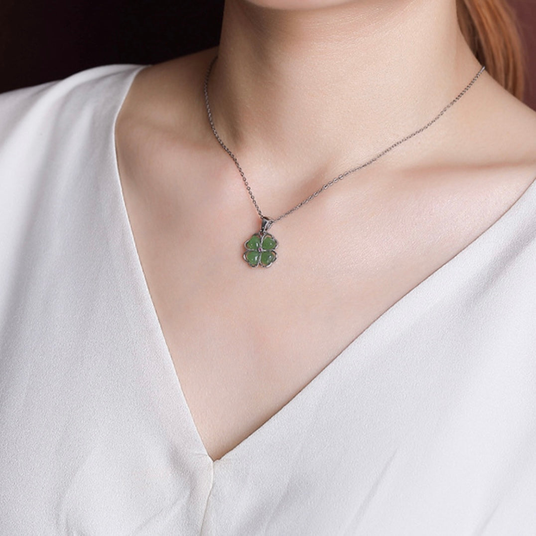 Jade Clover Necklace – Nature's Radiance, Silver